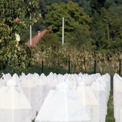 Kyrkogård i Screbrenica, Yle 2013