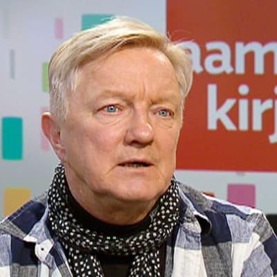 Kirjailija Hannu Väisänen.