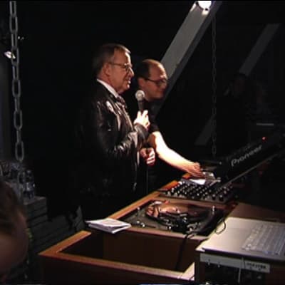 Estonian president is star DJ at trendy Helsinki nightclub