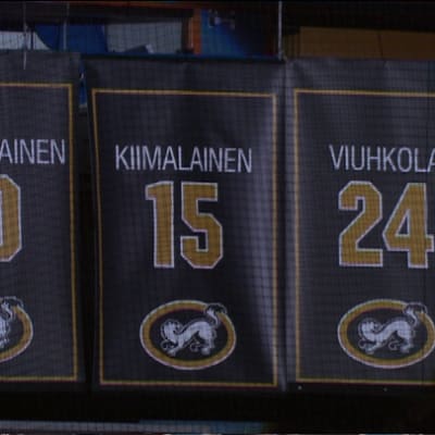 Markku Kiimalaisen pelipaita kuvassa