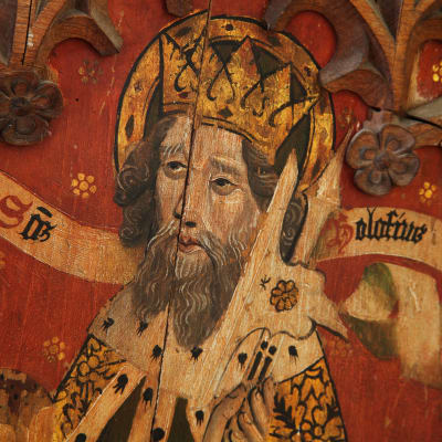 Keskiainen maalaus puulle, jonka aiheena kruunupäinen Pyhä Olavi