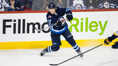 Patrik Laines debutsäsong i NHL belönas med en nominering till Calder Trophy.