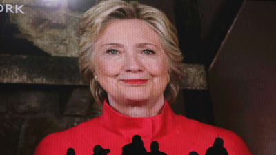 Hillary Clinton talade till partikonventet via satellitlänk.