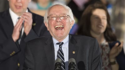 Bernie Sanders under sitt segertal efter primärvalet i New Hamshire 2016.