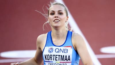 Anniina Kortetmaa springer i mål.