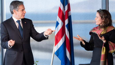 Islands statsminister Katrin Jakobsdottir och USA:s utrikesminister Antony Blinken