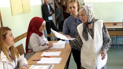 Väljarna röstade även denna gång rätt långt enligt etnisk identitet