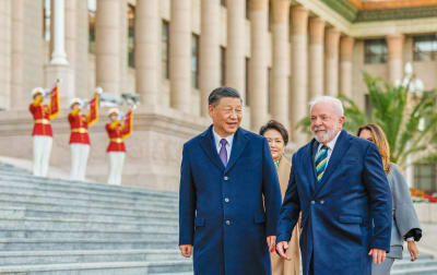 Kinas president Xi Jinping och Brasiliens president Luíz Inacio Lula da Silva
