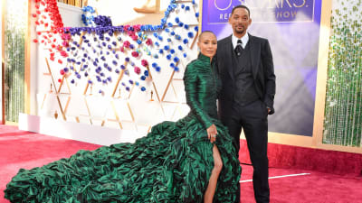 Jada Pinkett Smith och Will Smith på röda mattan inför Oscarsgalan 2022.