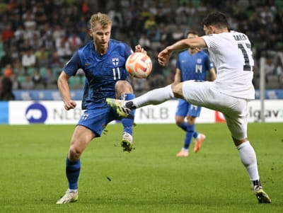 Rasmus Schüller i landskamp mot Slovenien.