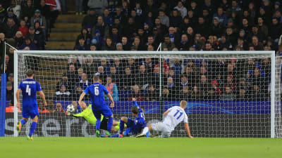 Kasper Schmeichel räddade Leicester.