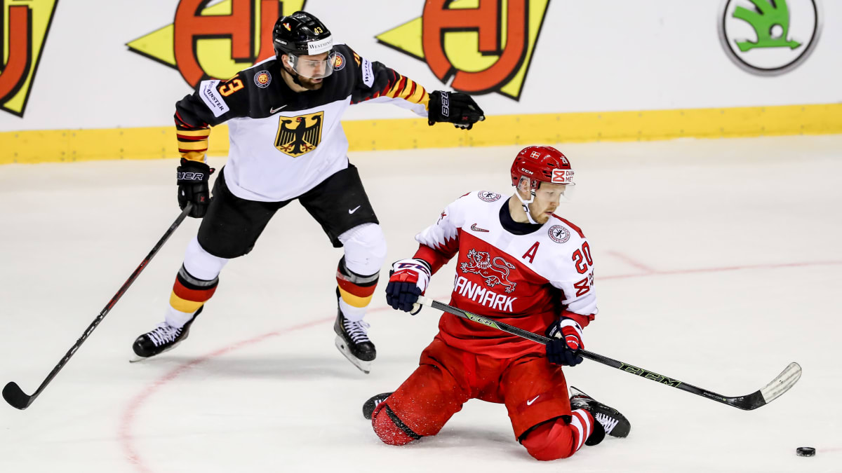 Hockeystjärnan Lars Eller har lämnat VM kom före turneringen överens
