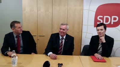 Viktor Kock, Antti Rinne och Marit Feldt-Ranta vid FSD-kongressen