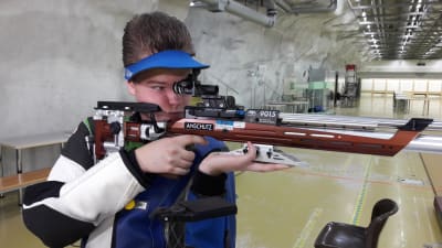 gevärsskytten Cristian Friman siktar mot OS