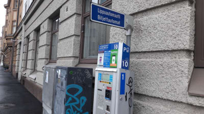 Biljettautomat för parkering i Helsingfors.