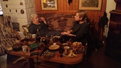 Elżbieta och Miłka Malzahn berättar vid kaffebordet