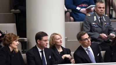 Anneli Jäätteenmäki, Jyrki Katainen med hustru Mervi samt Alexander Stubb. 
