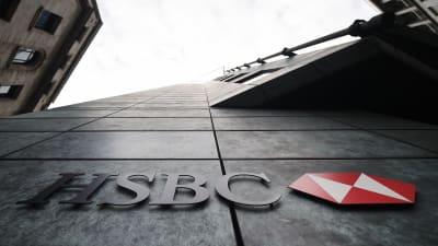 HSBC-banken blir kvar i London City, men tusentals jobb flyttas utomlands