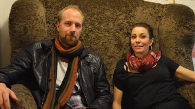 Skådespelarna Alexander Lycke och Anna-Maria Hallgarn