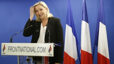 Nationella Frontens partiledare Marine Le Pen kommenterade valresultatet den 22 mars 2015
