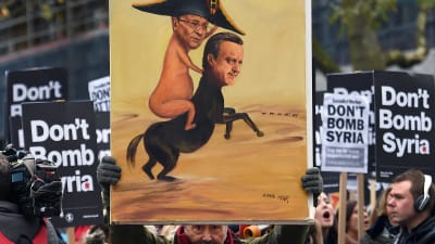 Demonstration i London mot eventuella brittiska flyganfall mot IS i Syrien, 28 november 2015