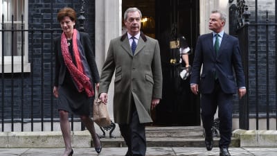 Ukip-medlemmarna Nigel Farage, Diane James och Peter Whittle 15.4.2016