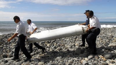 Vrakdelar som komma från MH370 hittades på ön Réunion nära Madagaskar i juli 2015.