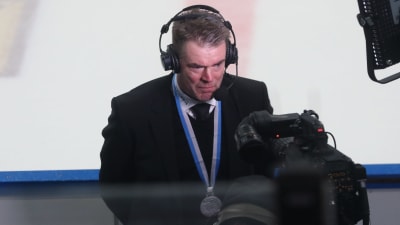 Raimo Helminen i tv-intervju.