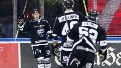 Ilkka Heikkinen firar mål
