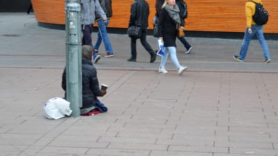 Tiggare på Narinkens torg i Helsingfors