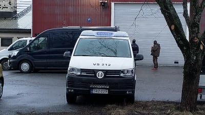 Poliiseja Turun Lemminkäisenkadulla