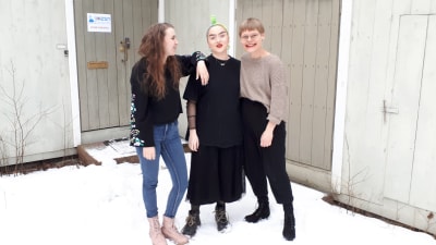 Annina Forsblom, Iris Pallas och Patricia Torvalds.