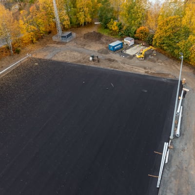 Sorsapuiston tekojääradan pohja