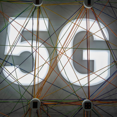 Bild av 5G-logo vid teknologimässan  MWC 2019 i Barcelona i februari 2019.