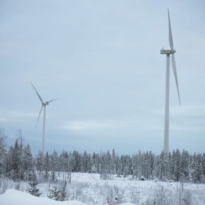 Tornion Kitkiäisvaarassa kaksi tuulivoimalaa