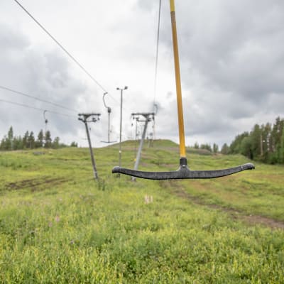 Kaustisen hiihtokeskus kesällä.