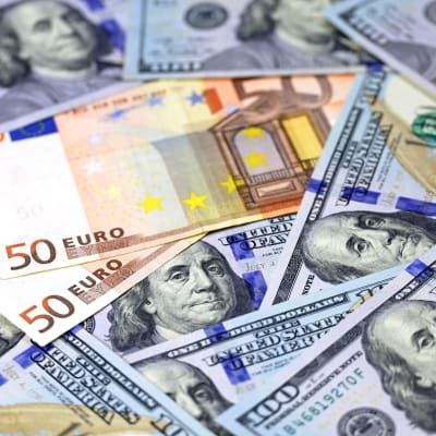 Eurosedlar och dollarsedlar
