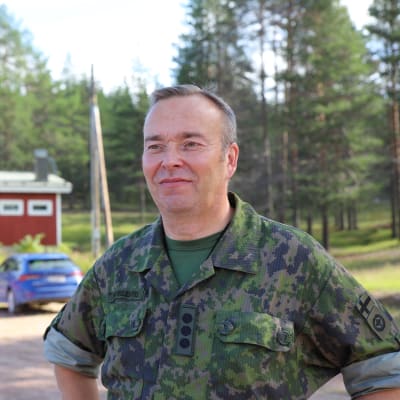 Jääkäriprikaatin apulaiskomentaja, eversti Jukka Kotilehto