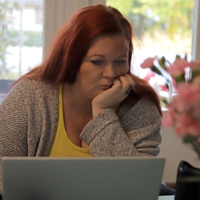Elli Sormunen hakee e-viisumia verkosta