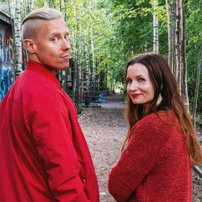 Egenlandin ohjelmajuontajat Niklas Aldén ja Hannamari Hoikkala