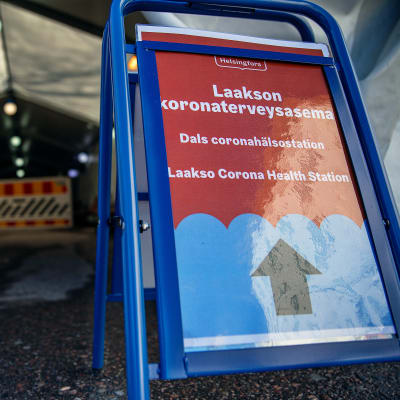 Koronaviruksen testauspiste Laakson sairaalassa Helsingissä 19.3.2020.