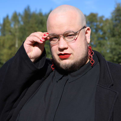 taiteilija Illusia Juvani elokuussa 2020
