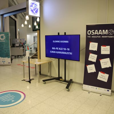 Rovaniemen kaupungin työllisyyspalvelyt ovat Rinteenkulman kauppakeskuksessa. Samassa paikassa ovat Osaamo ja Ohjaamo.
