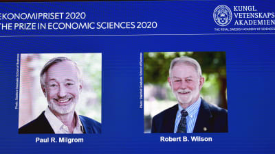 Paul Milgrom och Robert B. Wilson på bild när ekonomipriset till minnet av Alfred Nobel 2020 offentliggjordes.