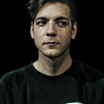 Iggy Malmborg i sin performance boner