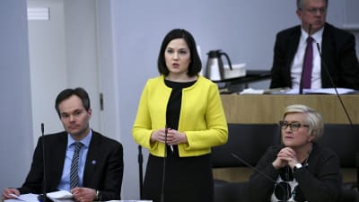 Undervisnings- och kulturminister Sanni Grahn-Laasonen i riksdagen
