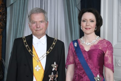 President Sauli Niinistö och fru Jenni Haukio på presidentens slott inför självständighetsmottagningen den 6 december 2019.