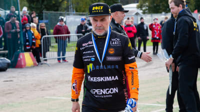 Petri Kaijansinkko får silvermedalj.