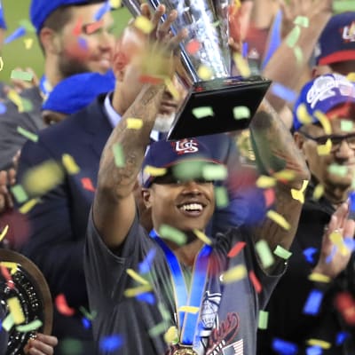 Marcus Stroman lyfter bucklan.