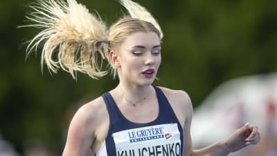 Elena Kulitjenko med håret fladdrandes.